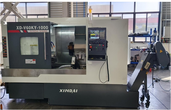 XD-V60KY-1000 動力刀塔尾頂機(jī)(插補(bǔ)Y動力刀塔) 新代系統(tǒng)22TB-E（X軸行程500mm Z軸最大行程1100 mm）